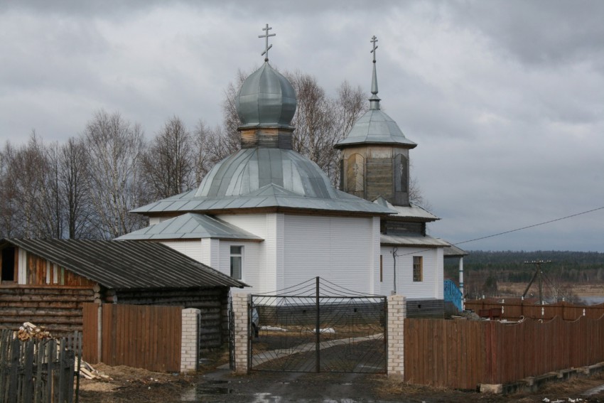 Летка. Церковь Спаса Преображения (новая). фасады