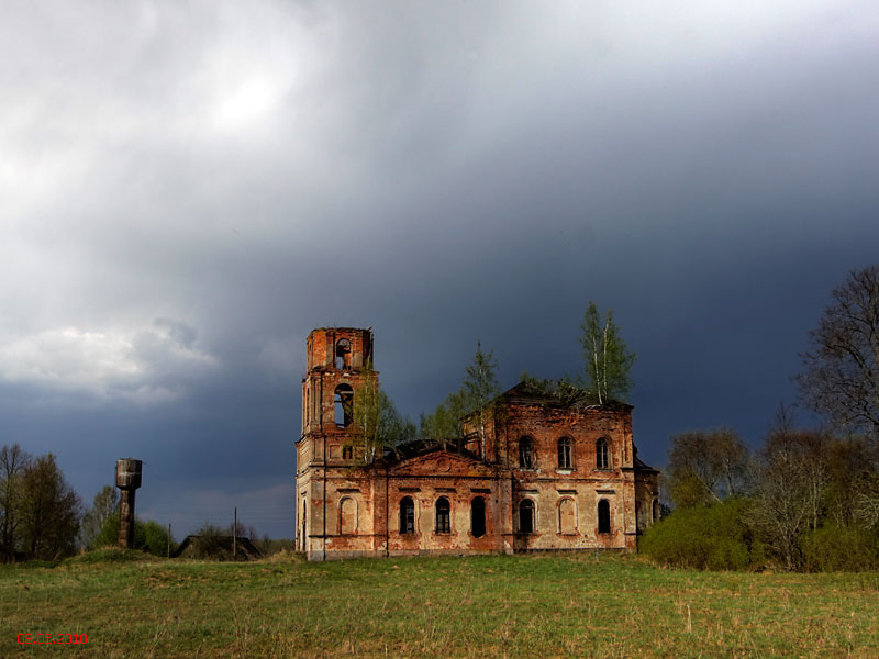 Горки (Погост Жукопа). Церковь Богоявления Господня. фасады