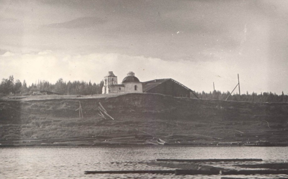 из фондов НМРК, архивная фотография. Часовня Казанской иконы Божией Матери, Кыдзьдино (Княжпогостский район, Республика Коми)