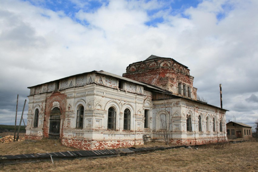 Церковь Николая Чудотворца, Большелуг (Корткеросский район, Республика Коми). фасады, Село Большелуг. Церковь Николая Чудотворца 