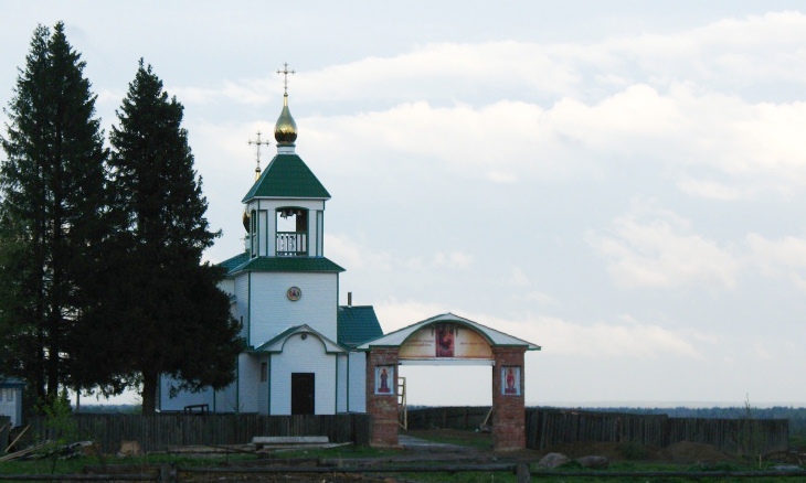 Церковь Троицы Живоначальной, Спаспоруб (Прилузский район, Республика Коми). общий вид в ландшафте