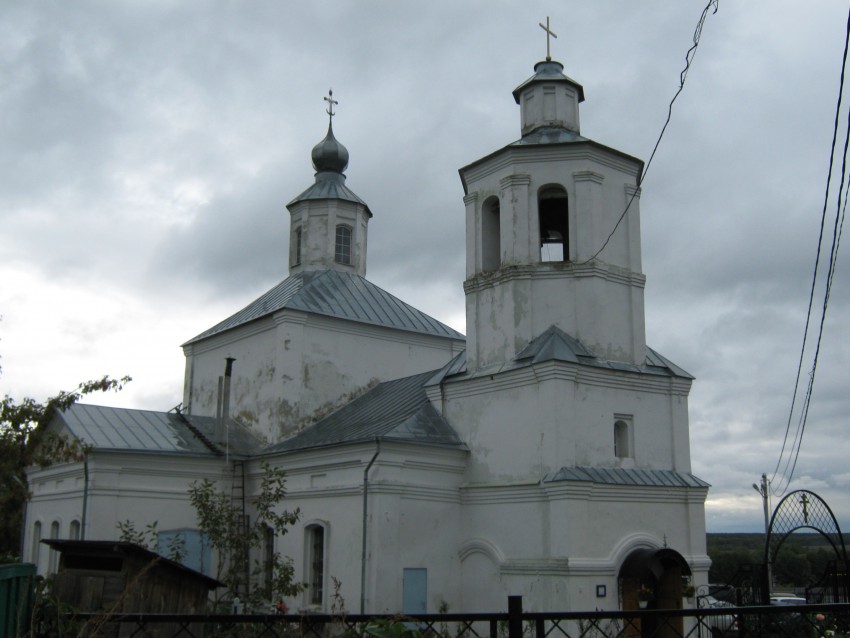 Чертовицы. Церковь Михаила Архангела. общий вид в ландшафте