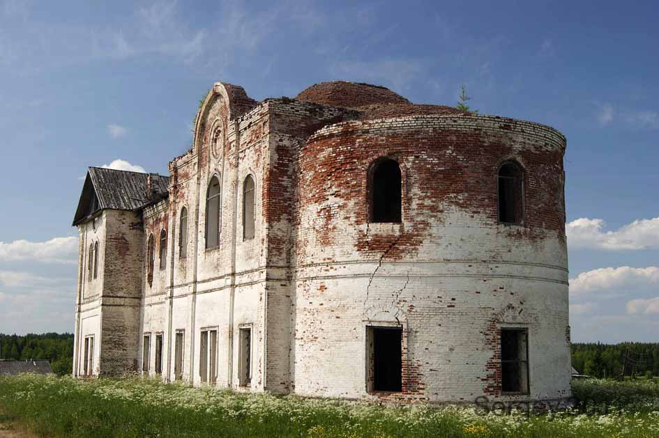 Весляна. Церковь Николая Чудотворца (новая). фасады