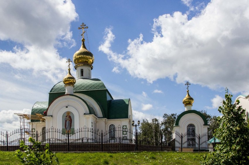 Церковь Владимира равноапостольного, Челябинск (Челябинск, город, Челябинская область). общий вид в ландшафте