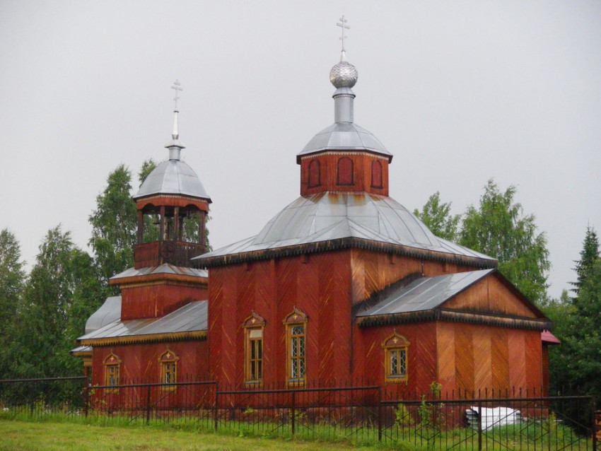 Церковь Троицы Живоначальной, Троицко-Печорск (Троицко-Печорский район, Республика Коми). общий вид в ландшафте