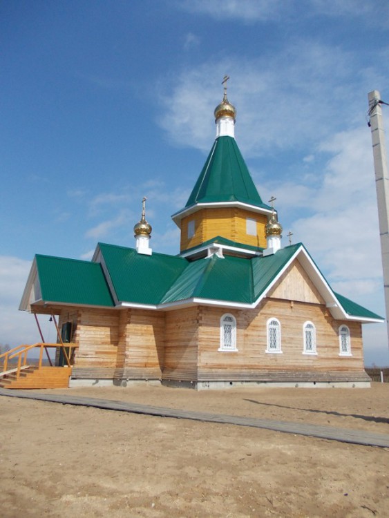 Церковь Сошествия Святого Духа, Верхний Чов (Сыктывкар, город, Республика Коми). общий вид в ландшафте