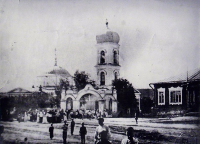 Церковь Воскресения Христова, Павловка (Павловский район, Ульяновская область). архивная фотография, Фото до реконструкции под Дом культуры. Фото с сайта блога председателя Комитета Ульяновской области по культурному наследию Шарпудина Хаутиева http://hautiev-sh.livejournal.com/2012/11/14/