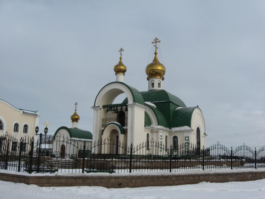 Церковь Владимира равноапостольного, Челябинск (Челябинск, город, Челябинская область). общий вид в ландшафте