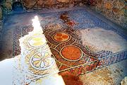 Неизвестная (Большая) церковь (Кафоликон лавры), Напольная мозаика диаконника. Вид с юга (из церкви)<br>, Иудейская пустыня, урочище Масада, Израиль, Прочие страны