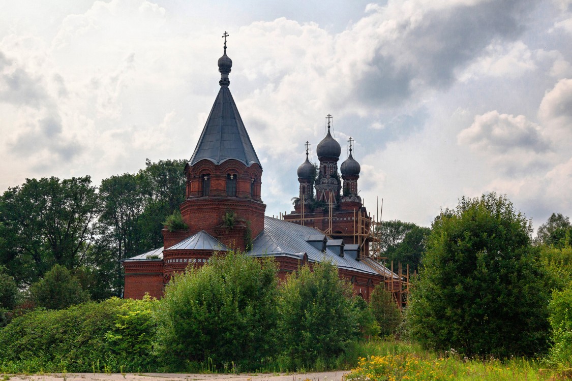 Дуброво. Церковь Покрова Пресвятой Богородицы. фасады