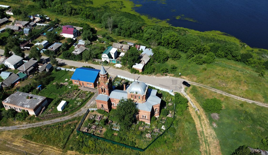 Церковь Успения Пресвятой Богородицы, Ловецкие Борки (Луховицкий городской округ, Московская область). общий вид в ландшафте