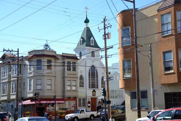 Сан-Франциско. Собор Николая Чудотворца. общий вид в ландшафте, Общий вид с Чёрч-стрит
