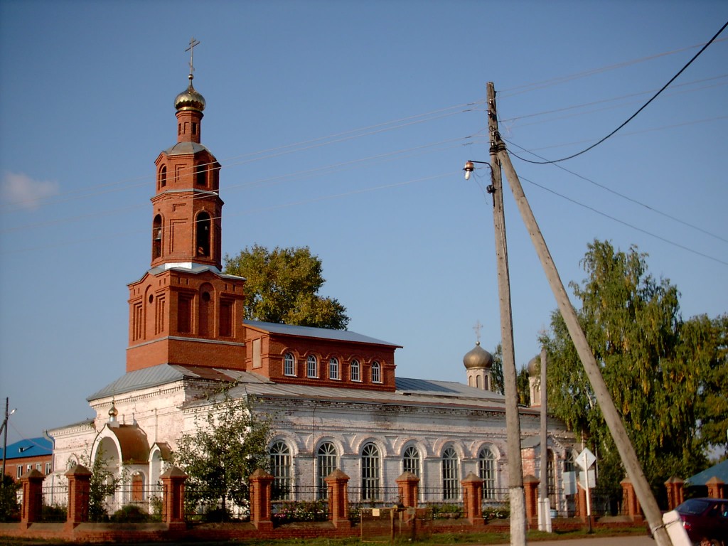 Алнаши. Церковь Троицы Живоначальной. фасады