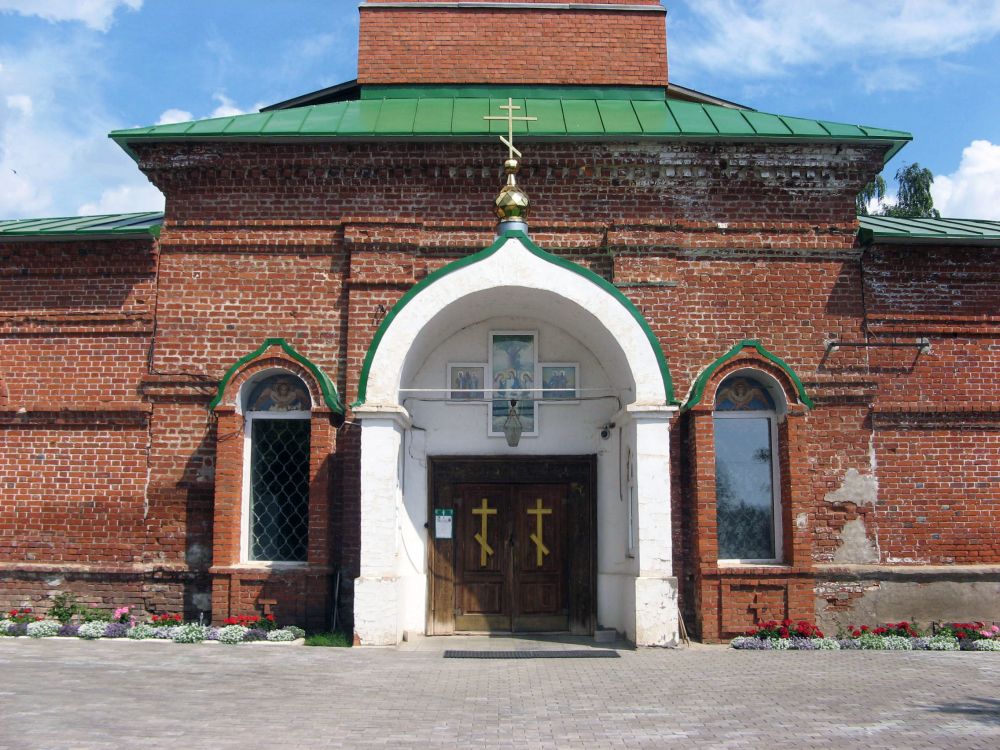 Церковь Троицы Живоначальной, Алнаши (Алнашский район, Республика Удмуртия). архитектурные детали, Западный фасад храма с главными вратами