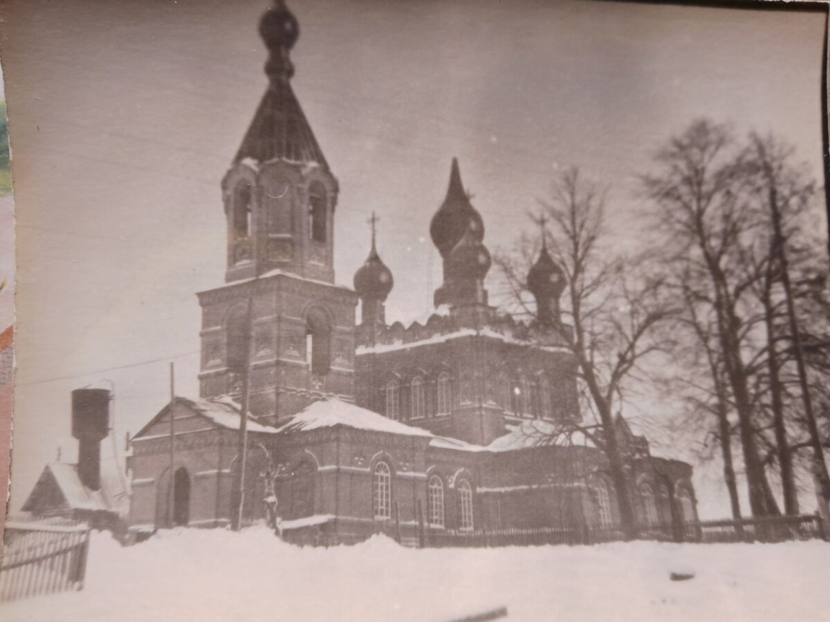 Тортым. Церковь Покрова Пресвятой Богородицы. архивная фотография