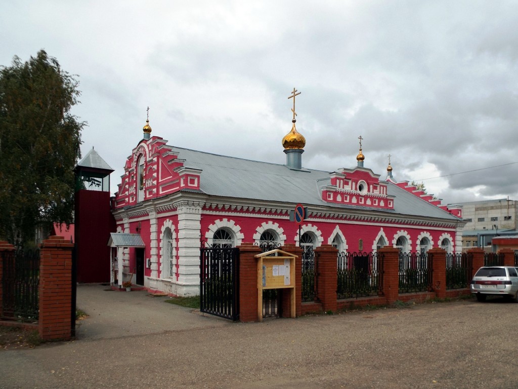 Можга, г.. Церковь Михаила Архангела. фасады