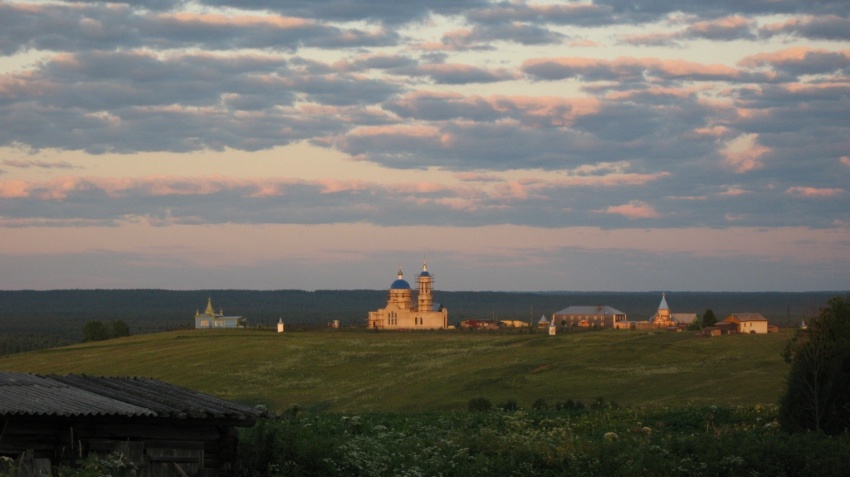 Ыбский Серафимовский женский монастырь, Ыб (Сыктывдинский район, Республика Коми). общий вид в ландшафте, Вид с Вичкодора
