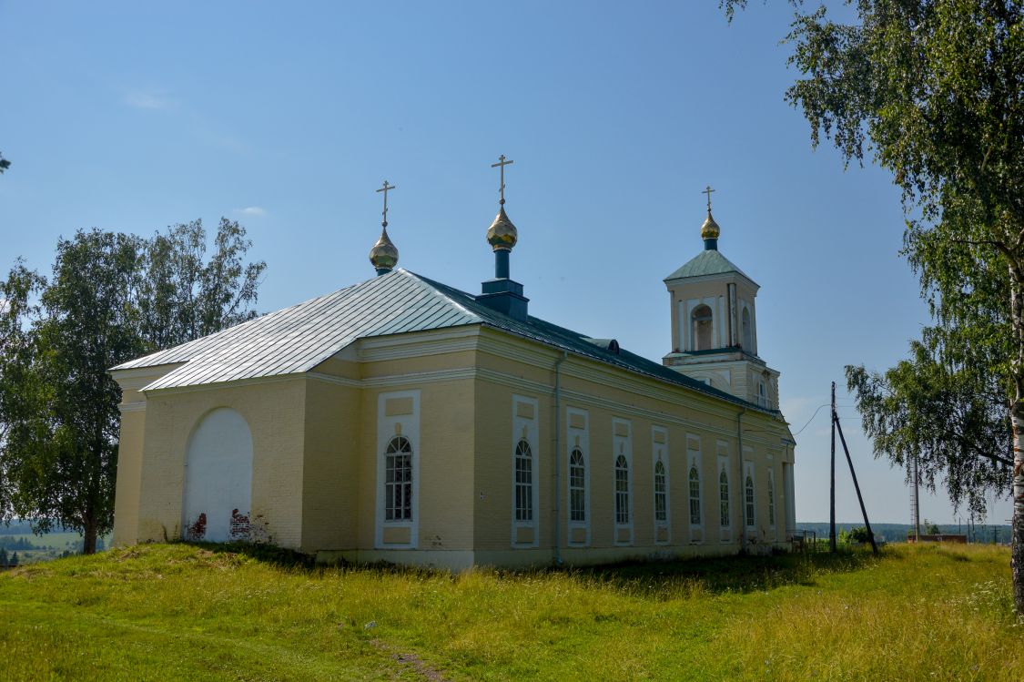 Укан. Церковь Христа Спасителя. фасады