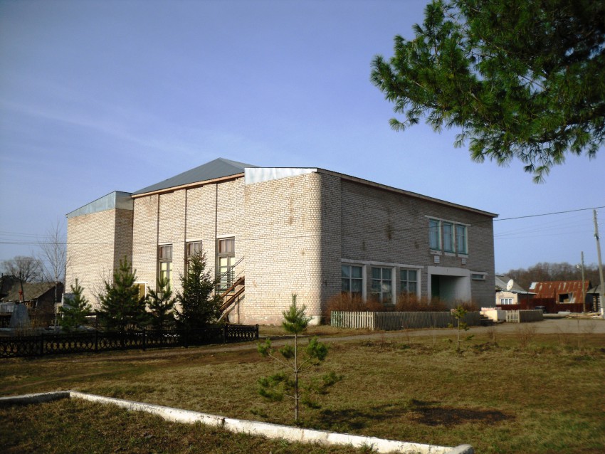 Церковь Петра и Павла, Комарово (Осинский район, Пермский край). общий вид в ландшафте, Фотографии местности, где когда-то была церковь: постройки советского периода