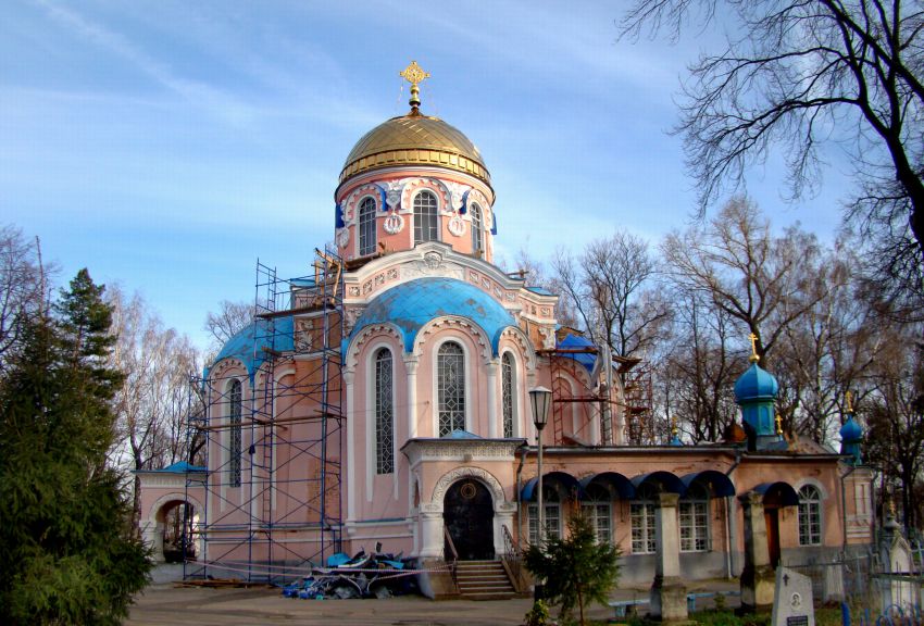 Ульяновск. Церковь Воскресения Христова на Старом кладбище. фасады, 27 августа 2012 г. началась реставрация храма.