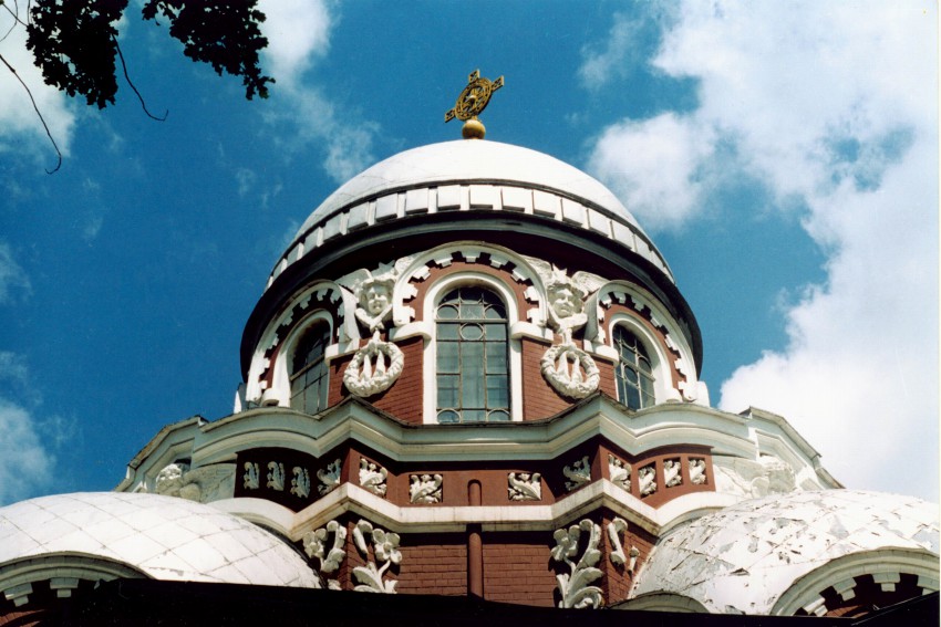 Церковь Воскресения Христова на Старом кладбище, Ульяновск (Ульяновск, город, Ульяновская область). архитектурные детали, Купол храма до смены цветов в 2000 г..