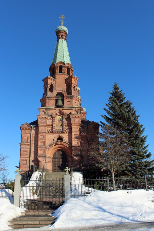 Тампере. Церковь Александра Невского. общий вид в ландшафте