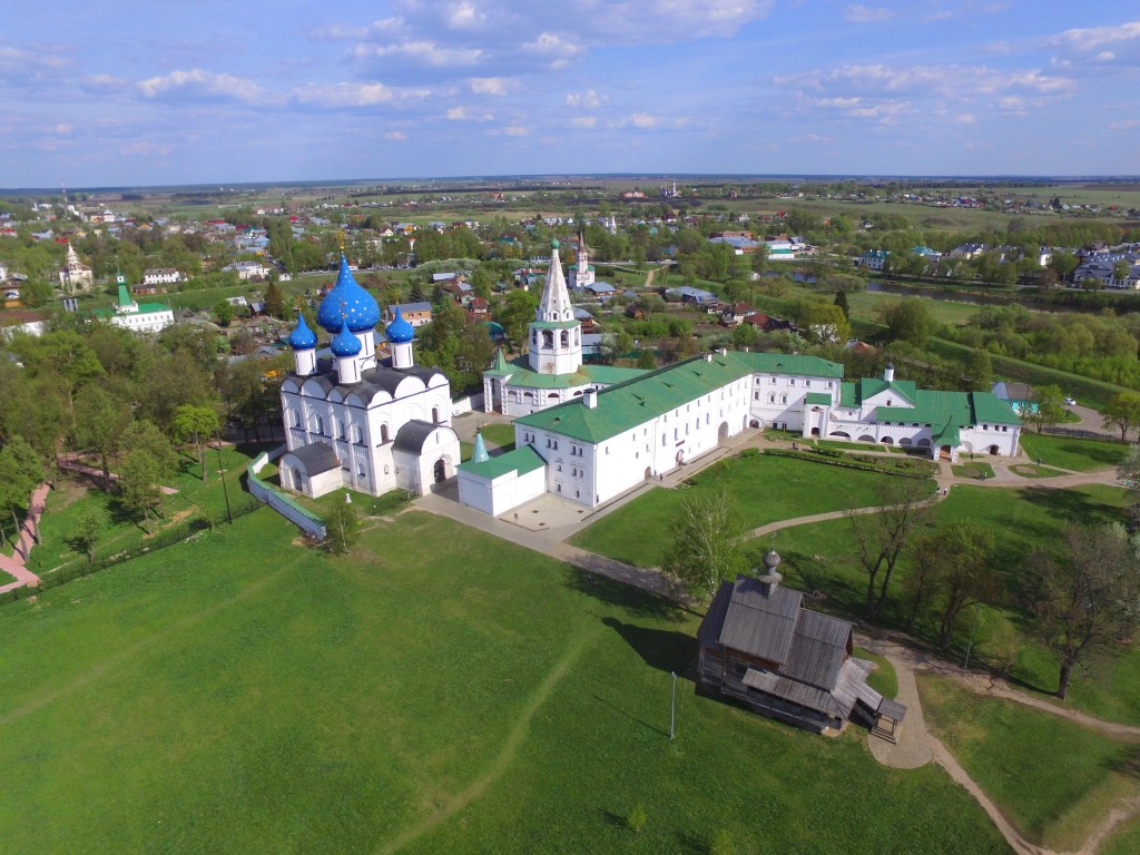 Суздаль. Кремль. общий вид в ландшафте, Вид с северо-запада, фото с квадрокоптера