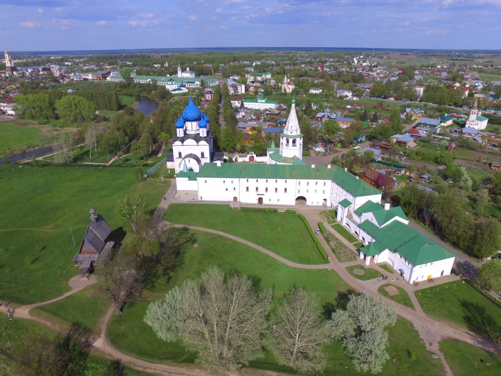 Суздаль. Кремль. общий вид в ландшафте, Вид с запада, фото с квадрокоптера