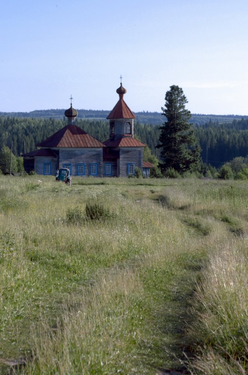 Булатово. Церковь Николая Чудотворца. общий вид в ландшафте