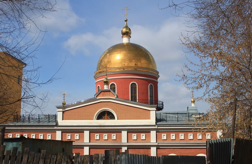 Самара. Иверский женский монастырь. Церковь Иверской иконы Божией Матери. архитектурные детали, Восточный фасад, вид от бывших верхних келейных корпусов