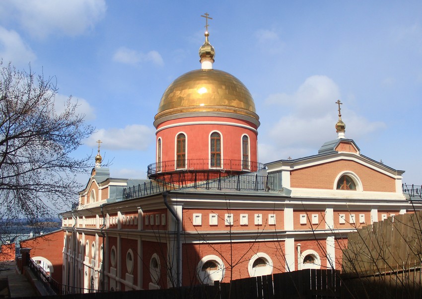 Иверский женский монастырь. Церковь Иверской иконы Божией Матери, Самара (Самара, город, Самарская область). фасады, Вид сверху, от обкомовских домов