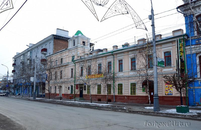 Домовая церковь Иоанна и Иулиты при бывшем Епархиальном женском училище, Красноярск (Красноярск, город, Красноярский край). общий вид в ландшафте