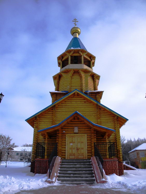 Весёлое. Церковь Николая Чудотворца. общий вид в ландшафте
