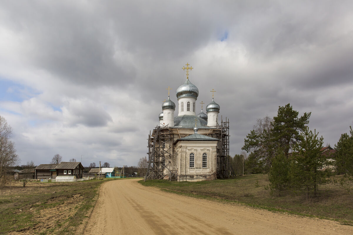Церковь Преображения Господня бывшей Спасо-Николаевской Ефремовой пустыни, Монастырская (Сямженский район, Вологодская область). документальные фотографии