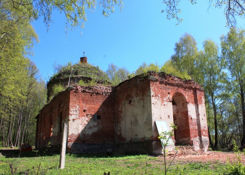 Церковь Казанской иконы Божией Матери, Маковцы (Дзержинский район, Калужская область). общий вид в ландшафте, Вид с северо-запада