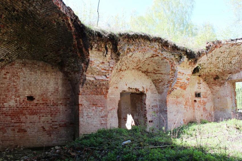 Церковь Казанской иконы Божией Матери, Маковцы (Дзержинский район, Калужская область). интерьер и убранство, Западная стена средней части в интерьере