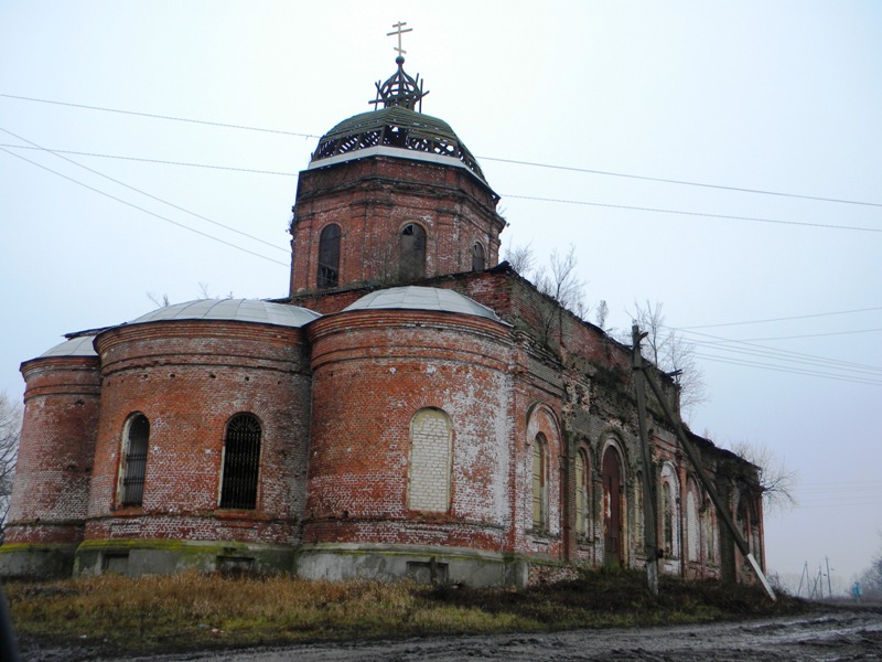 Церковь Михаила Архангела, Любостань (Большесолдатский район, Курская область). общий вид в ландшафте