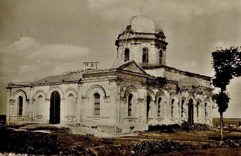 Церковь Михаила Архангела, Любостань (Большесолдатский район, Курская область). архивная фотография, Фото 1950-х гг. Госкаталог музейного фонда. Курский областной краеведческий музей