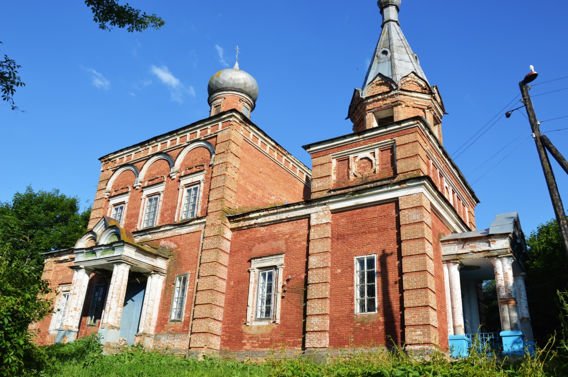 Церковь Рождества Пресвятой Богородицы, Гоптаровка (Беловский район, Курская область). фасады