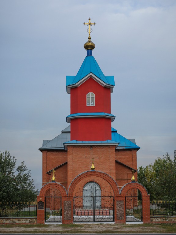 Церковь Покрова Пресвятой Богородицы, Званное (Глушковский район, Курская область). общий вид в ландшафте
