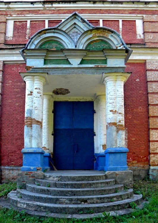 Церковь Рождества Пресвятой Богородицы, Гоптаровка (Беловский район, Курская область). архитектурные детали