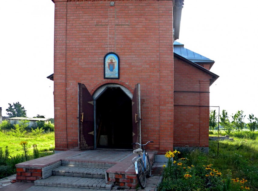 Церковь Покрова Пресвятой Богородицы, Званное (Глушковский район, Курская область). фасады