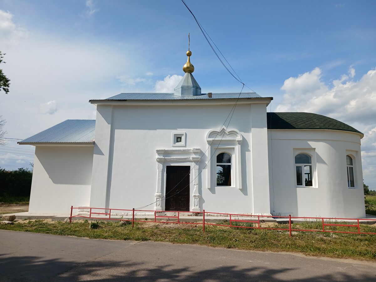 Церковь Троицы Живоначальной, Гати (Венёвский район, Тульская область). общий вид в ландшафте