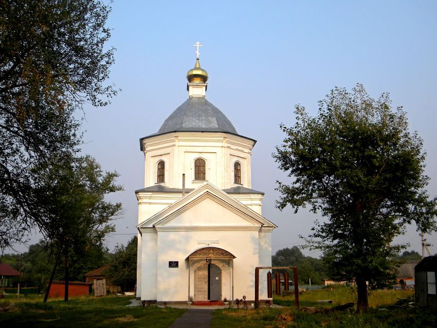 Церковь Покрова Пресвятой Богородицы, Жидеевка (Железногорский район, Курская область). общий вид в ландшафте