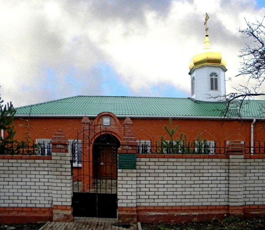Золотухино. Алексеевский женский монастырь. Церковь Алексия, человека Божия. общий вид в ландшафте