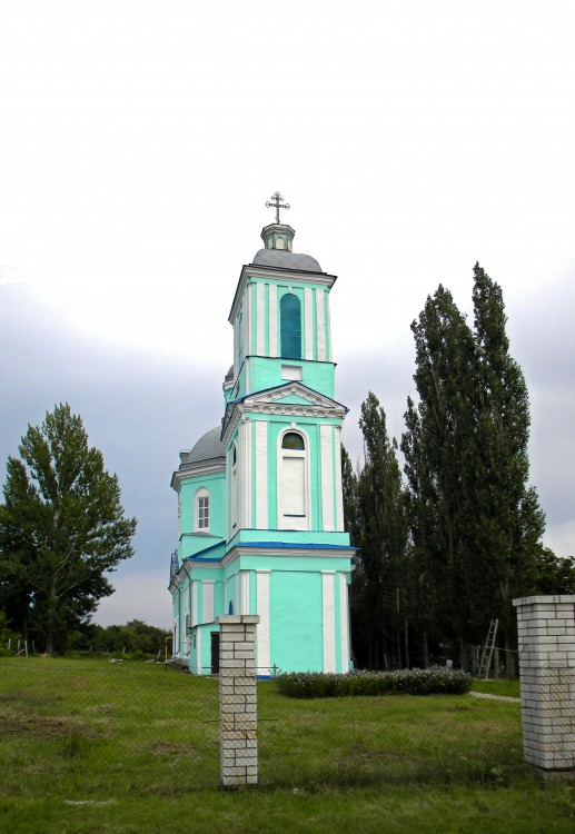 Церковь Покрова Пресвятой Богородицы, Красная Долина (Касторенский район, Курская область). общий вид в ландшафте, Фото храма после ремонта
