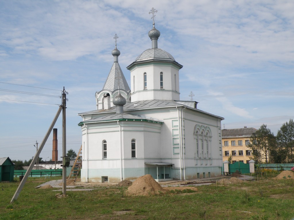 Харовск. Церковь Серафима Саровского. фасады