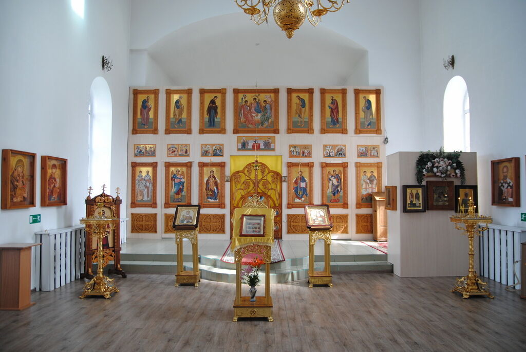 Церковь Космы и Дамиана, Верх-Чебула (Чебулинский район, Кемеровская область). интерьер и убранство, Иконостас