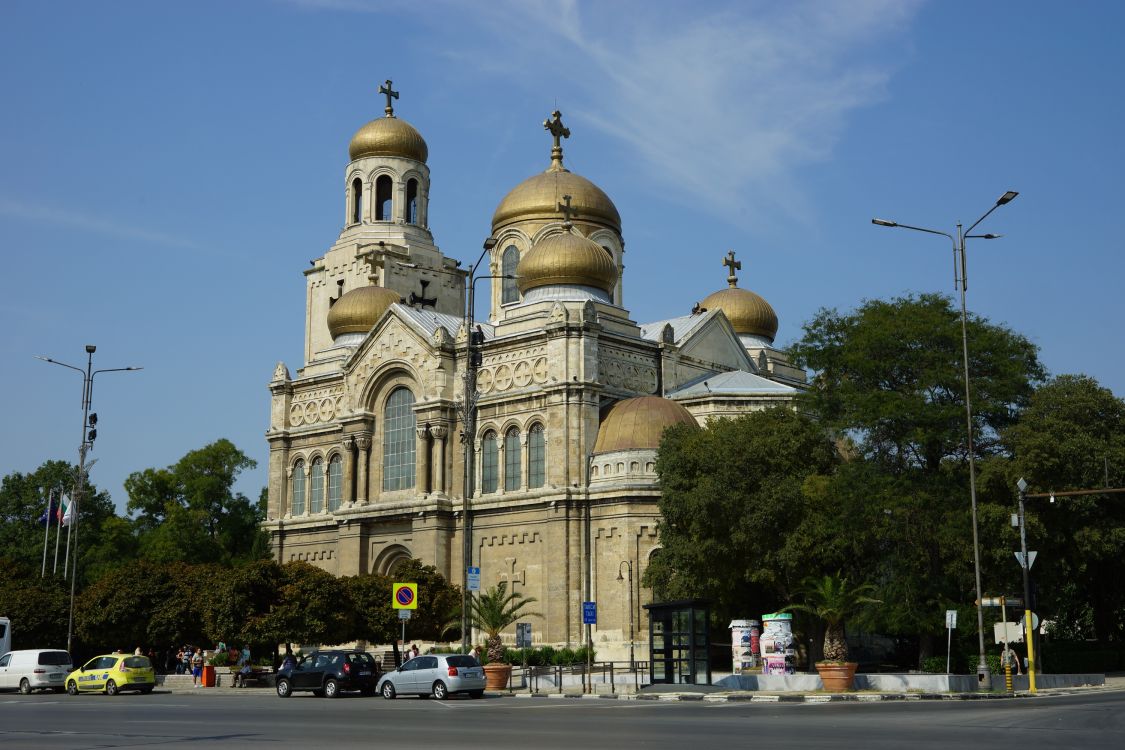 Варна. Кафедральный собор Успения Пресвятой Богородицы. фасады