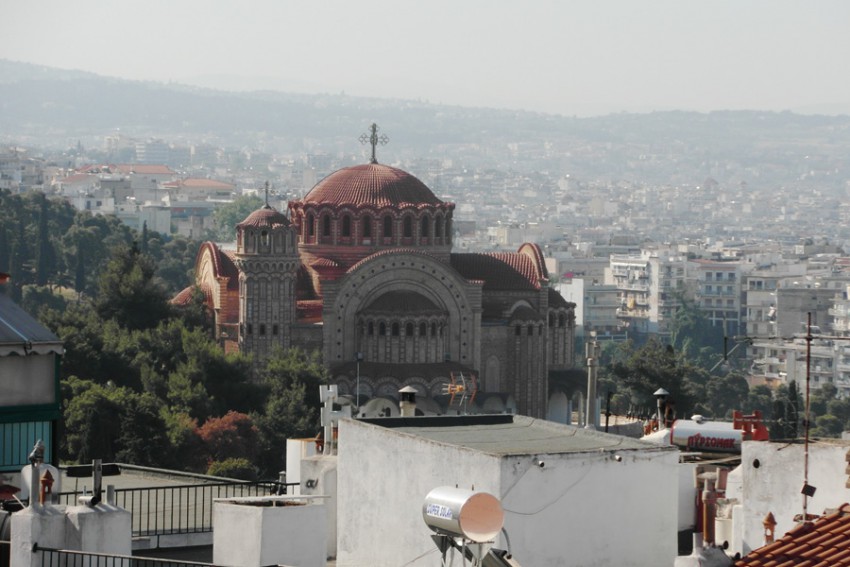 Церковь Павла апостола, Салоники (Θεσσαλονίκη) (Центральная Македония, Греция). общий вид в ландшафте